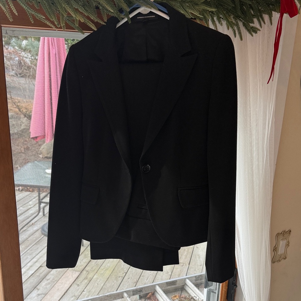 Express Women's Black Blazer Suit